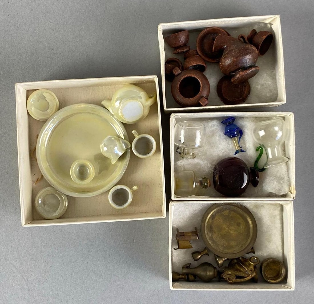 Vintage Group of Miniature Items (1 of 3)