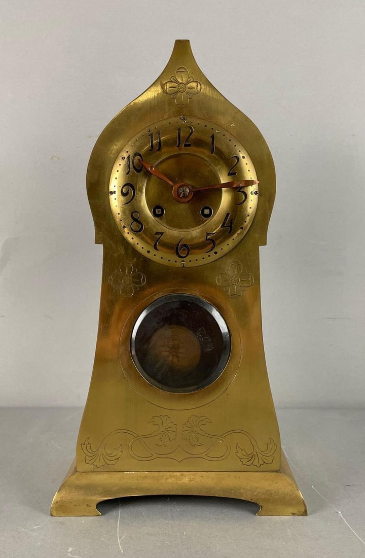 Art Nouveau G. Mignin Medaille d' Argent Brass Mantle Clock: Working condition, does not include a key, measures 14 1/4" x 7 3/4" x 4 1/2"