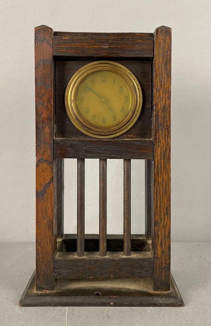Vintage Mission Style Wood Wind-Up Mantle Clock (1 of 3)