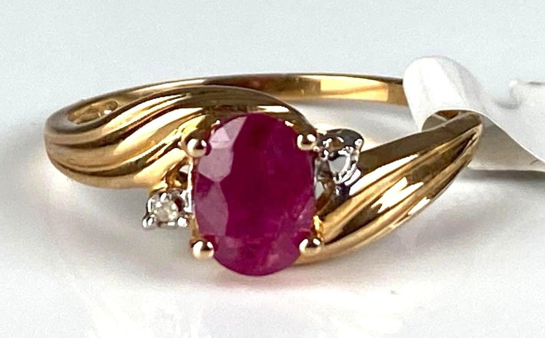10K Yellow Gold Ruby Diamond Ring: Total weight of 1.8 grams, size 7, original tag