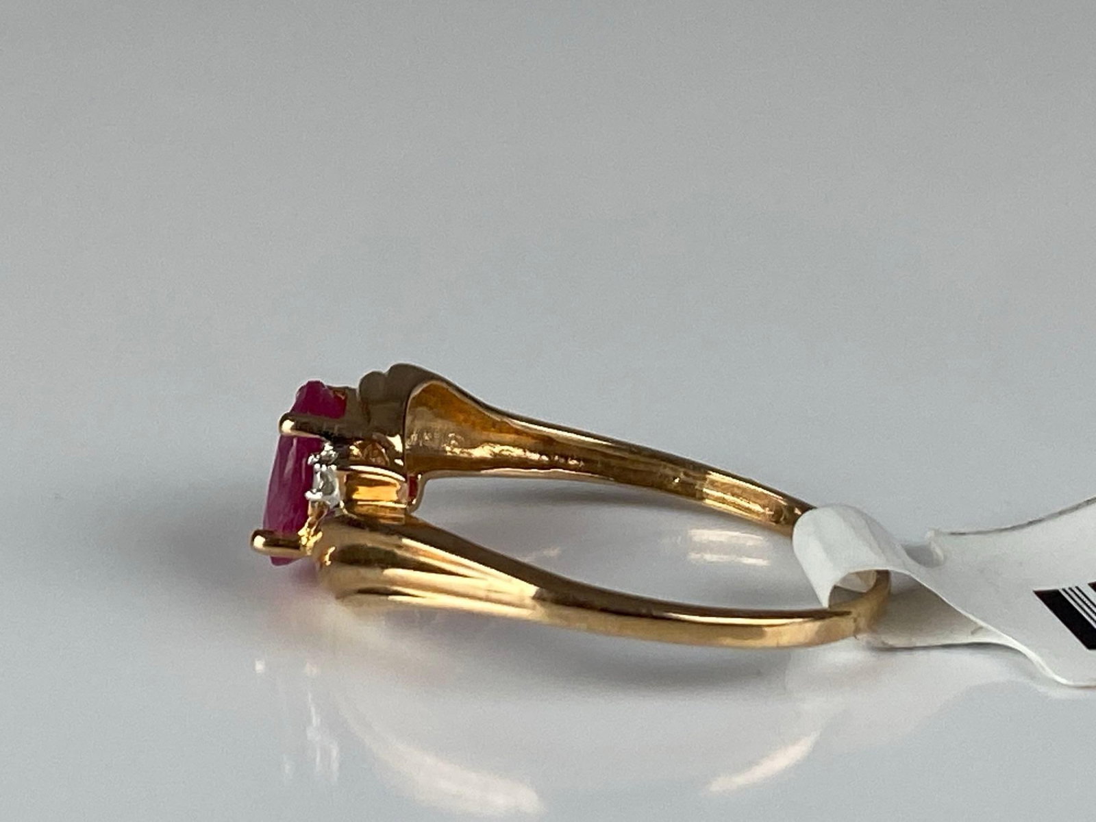 10K Yellow Gold Ruby Diamond Ring - 2