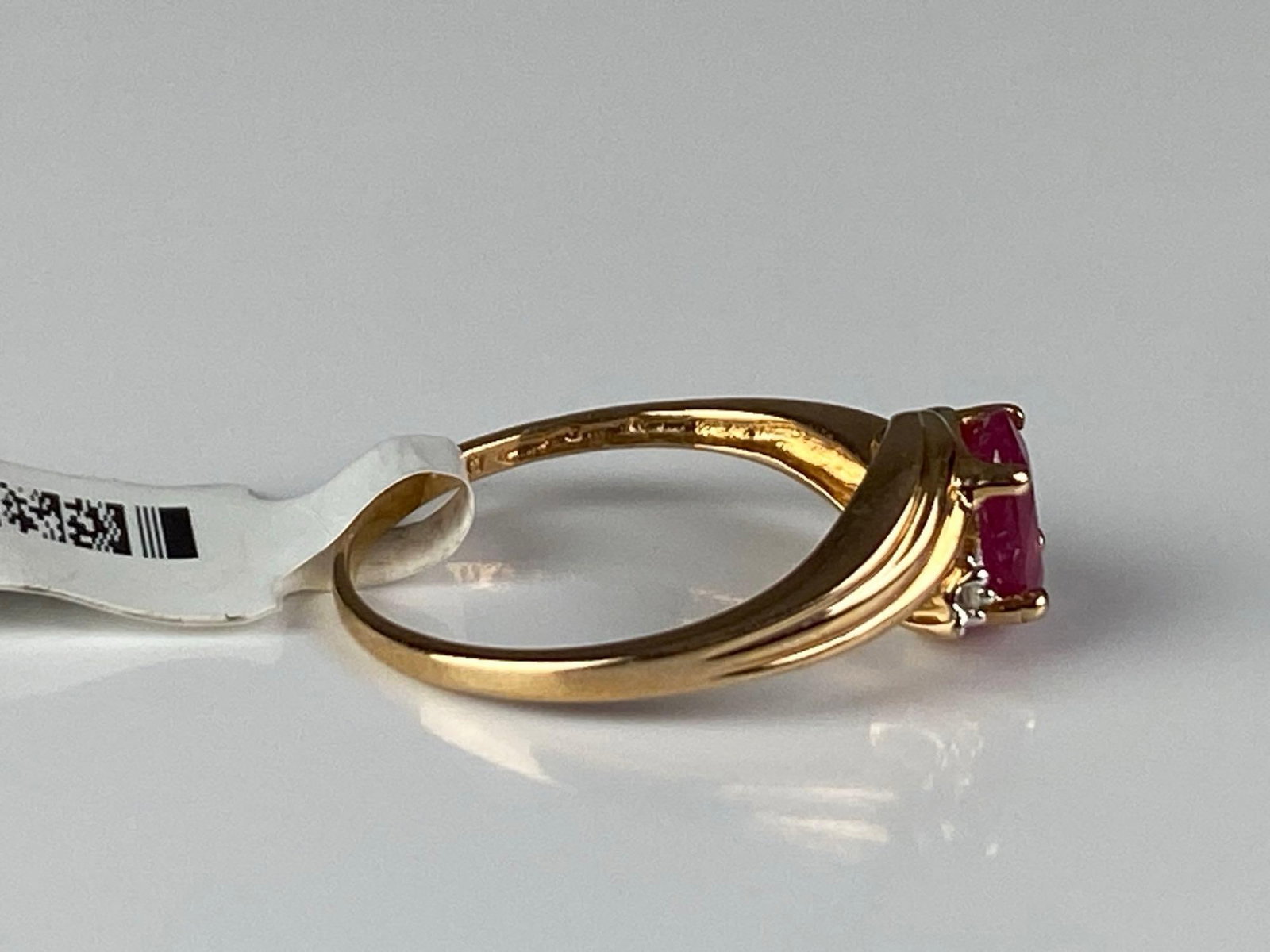 10K Yellow Gold Ruby Diamond Ring - 4