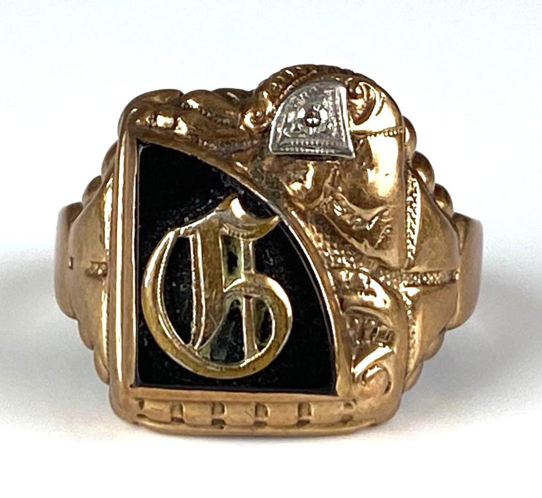 Gothic Signed 10K Yellow Gold Diamond G Signet Ring: Total weight of 5.3 grams, size 9 1/2