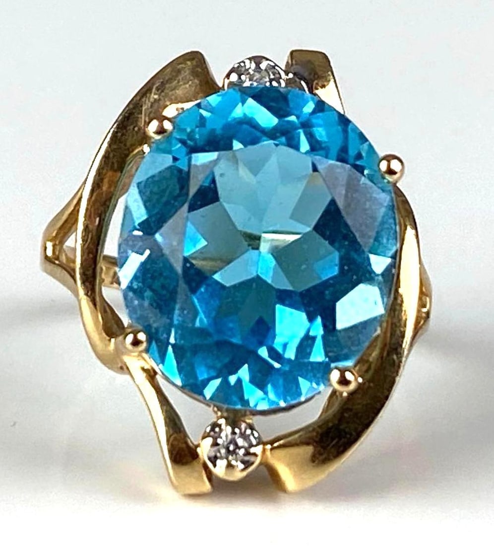 14K Yellow Gold Sapphire Diamond Ring: Total weight of 5.5 grams, size 6