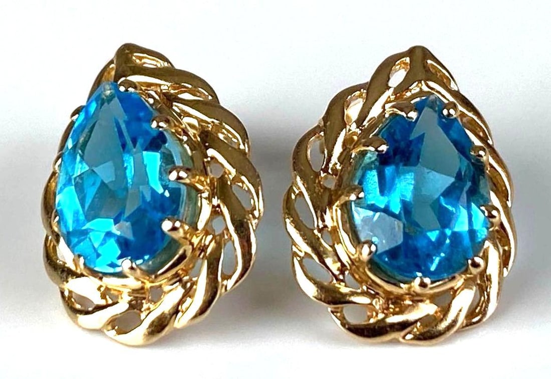 Pair of 14K Yellow Gold Sapphire Teardrop Stud Earrings: Total weight of 3.7 grams, each measures 3/4 inches H