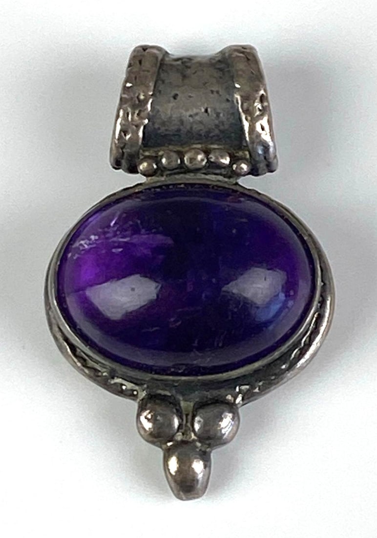 Sterling Silver Amethyst Pendant: Measures 1 inches H
