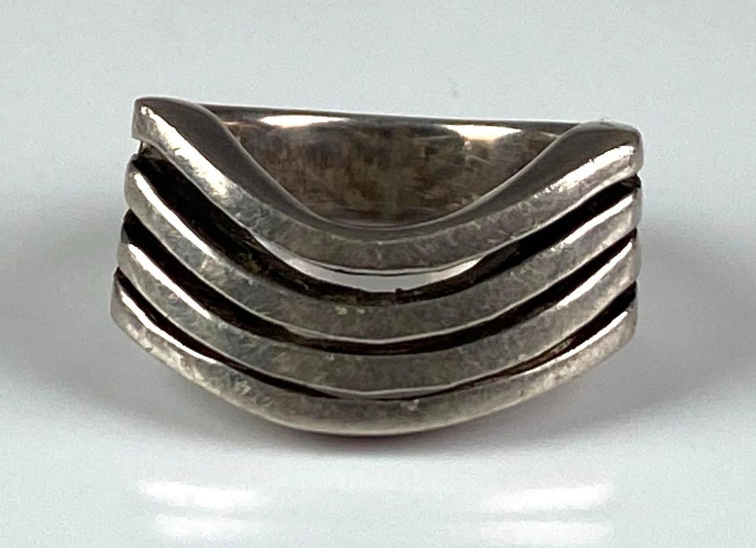 Sterling Silver Bar Bend Ring: Size 6