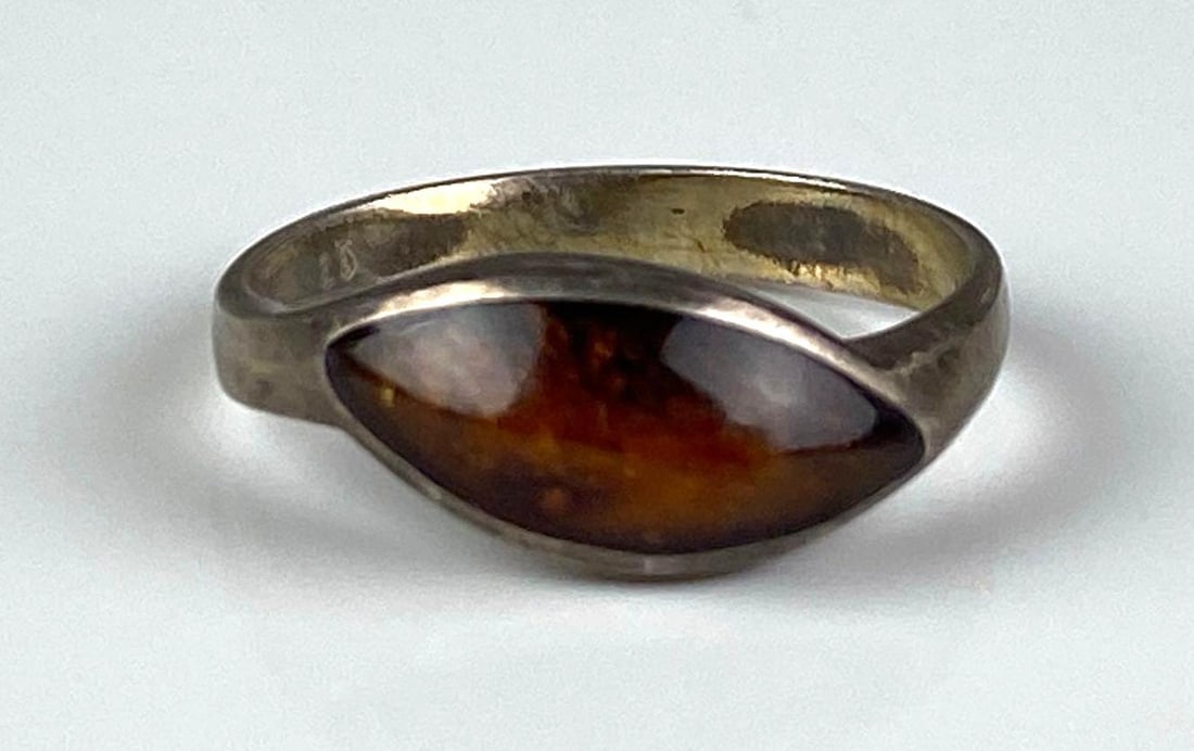 Sterling Silver Amber Ring: Size 7 1/2
