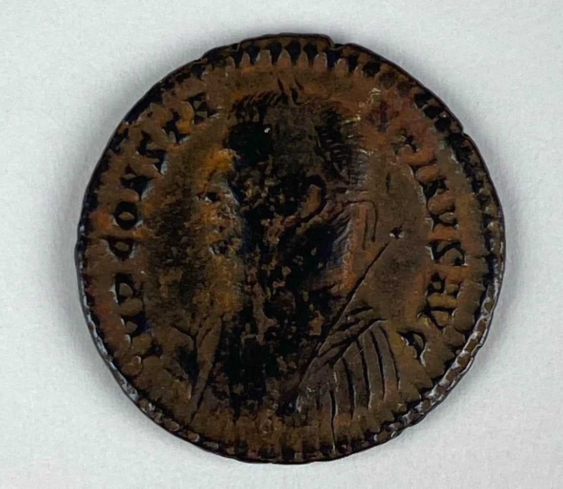 Constantine II AE Folis Heraclea Mint Roman Coin: Constantine II AE Folis Heraclea Mint Roman Coin