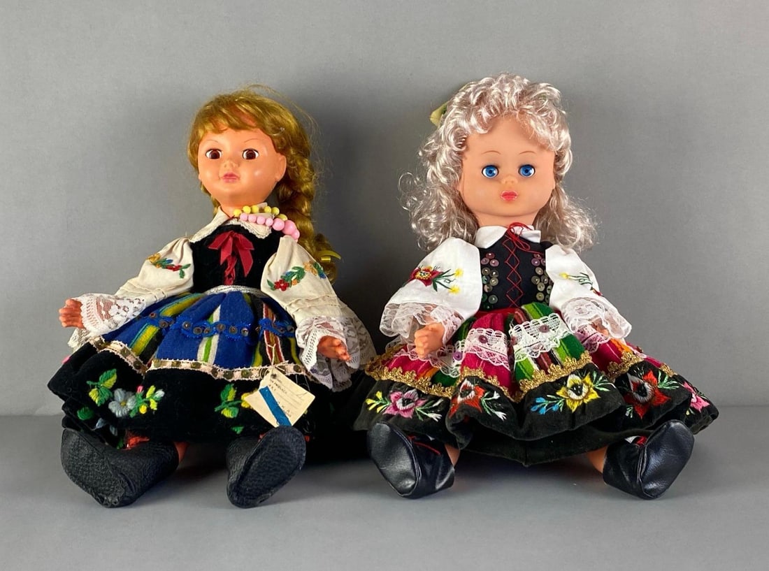 Group of 2 Vintage Polish Folk Dolls (1 of 3)