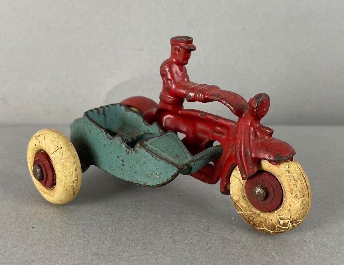 Antique Hubley Cast Iron Police Motorcycle with Sidecar: Measures 4" long