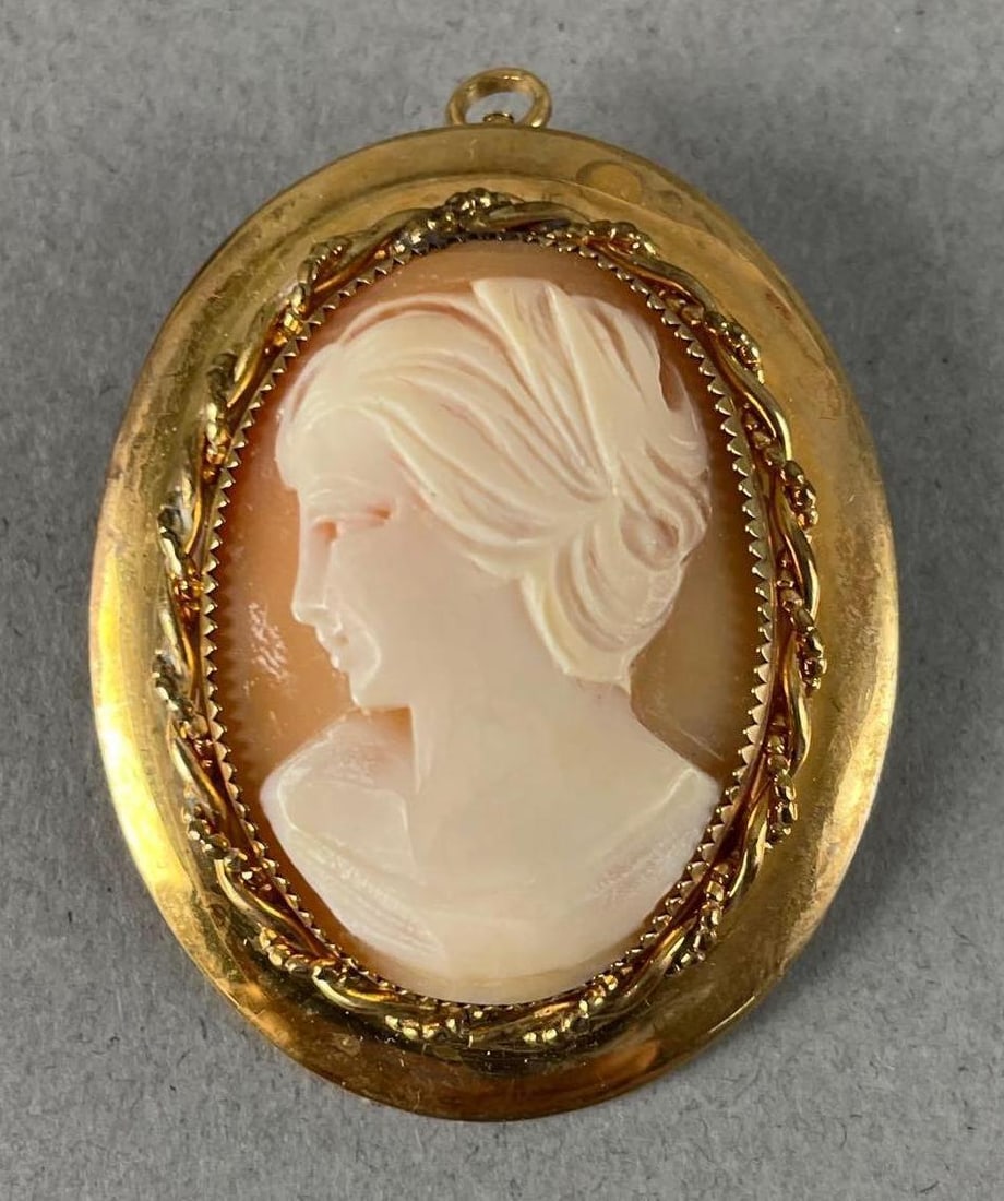 Russell 12k Gold-Filled Cameo Brooch / Pendant: Measures 1 3/4" x 1 1/4"