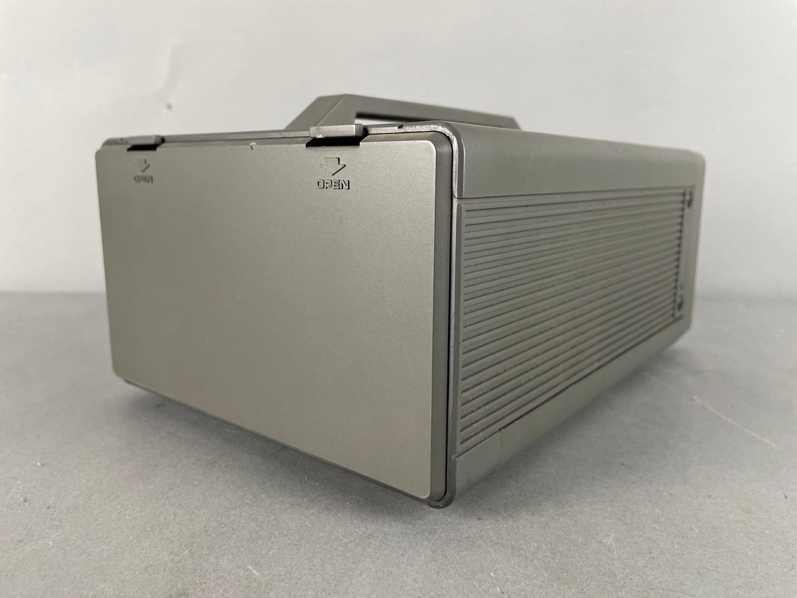 1990 Bentley Portable TV - Receiver - 2