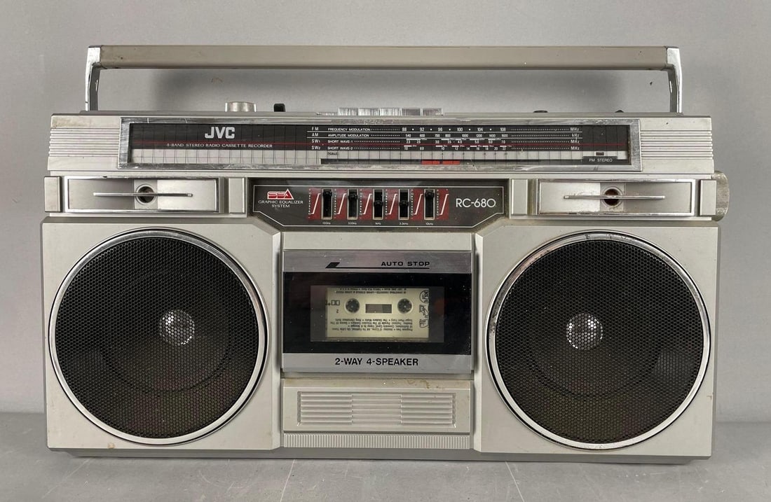 JVC RC-680J Radio / Cassette Recorder Boombox: Untested, needs power cord or 8 D batteries, measures 11" x 21" x 5 3/4"