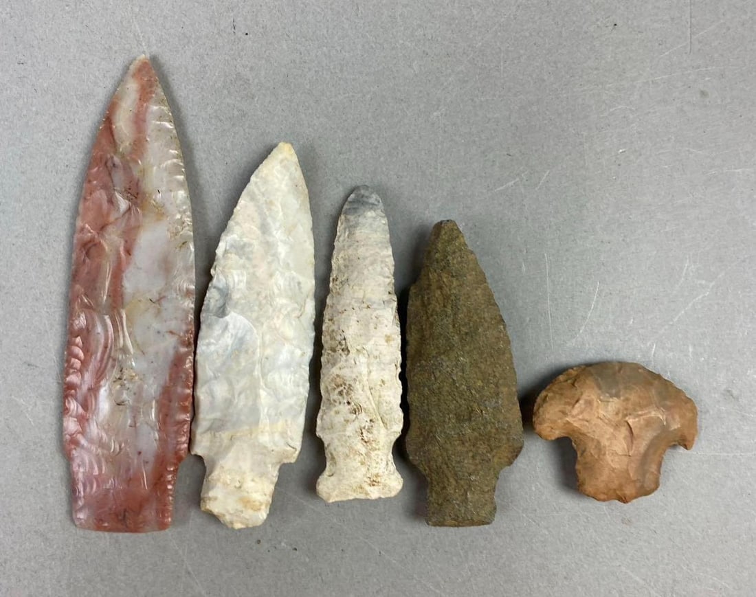 Group of 5 Native American Arrow Heads (1 of 2)
