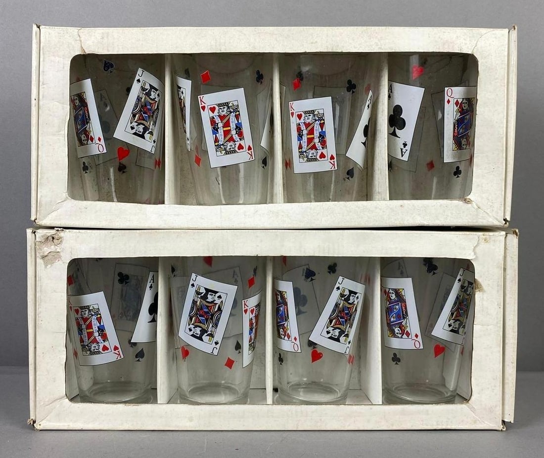 Group of 8 Playing Card Themed Drinking Glasses (1 of 3)