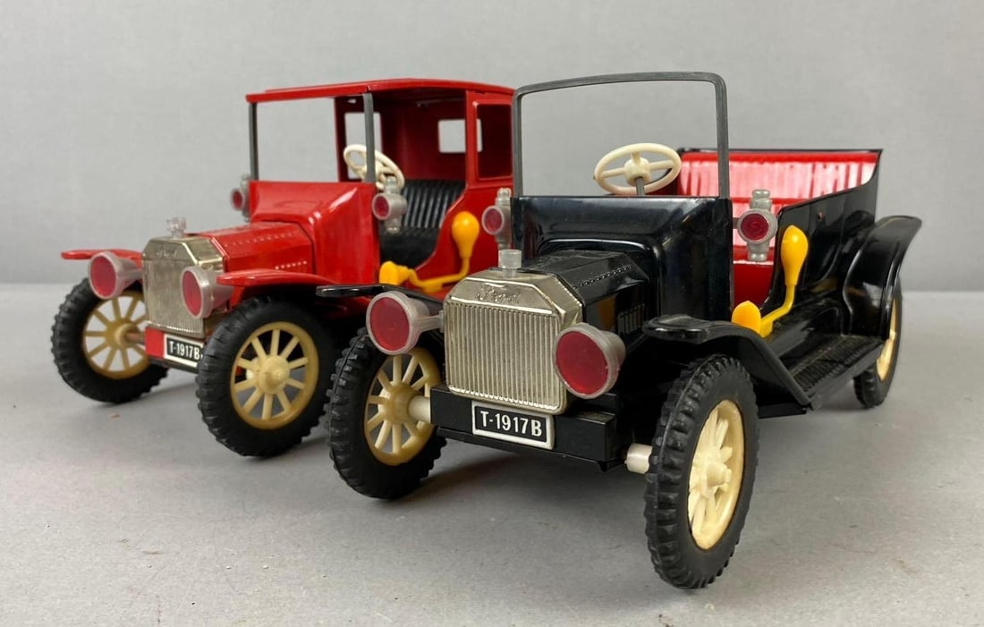 Group of 2 Vintage Japanese Tin Litho Friction Powered Ford Model T 1917B Vehicles (1 of 3)