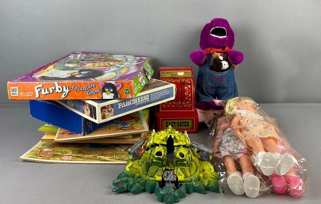 Group of Assorted Vintage Board Games and More (1 of 4)