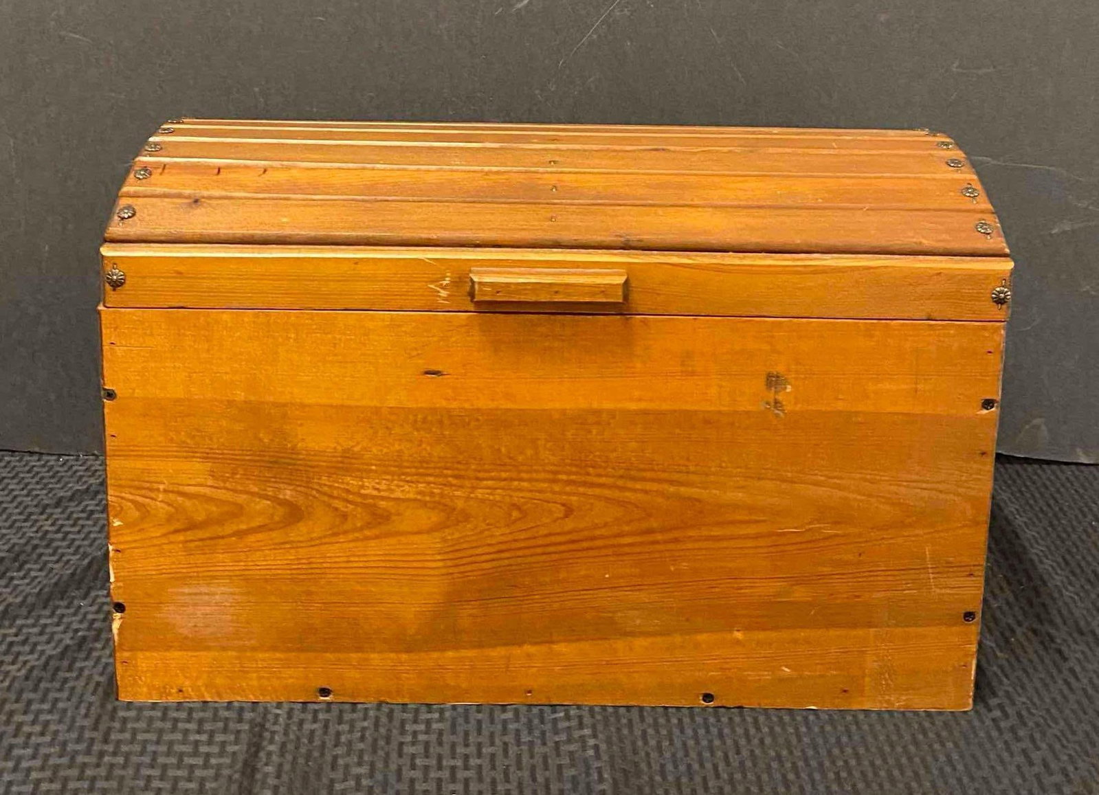 Vintage Cedar Chest: Measures H 14 x W 12 x L 23 inches. No in house Shipping. Third party recommended.