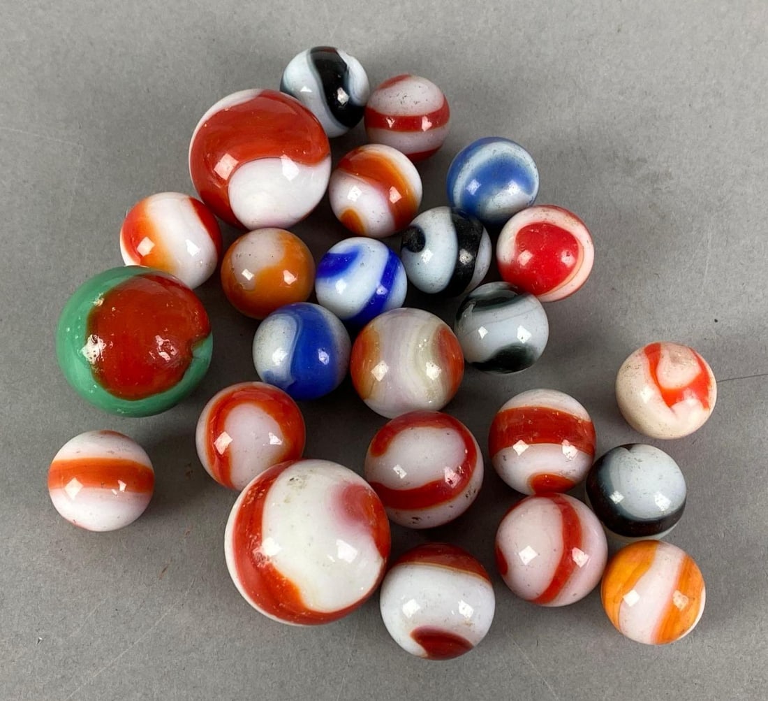 Group of Peltier Glass Company Akro Agate Marbles: Ottawa Illinois, Played with, some damage, Largest measures 1 inches