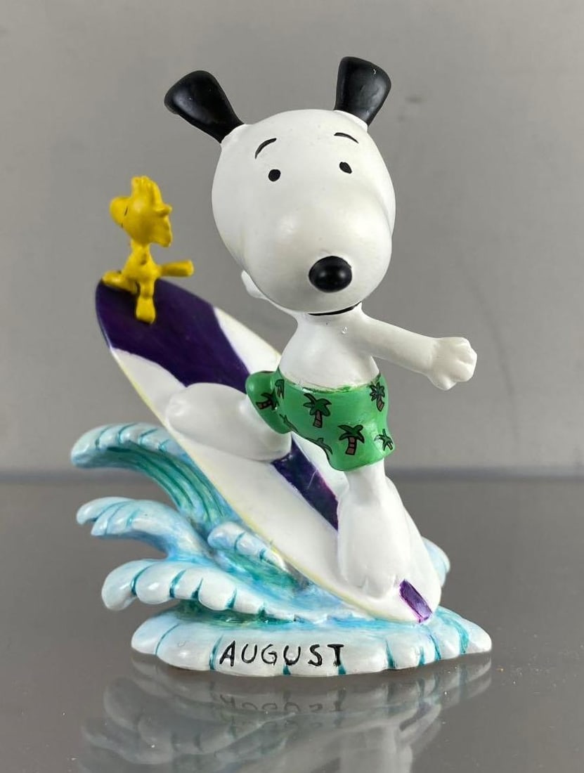 Bradbury Mint Peanuts August Resin Figure: Like new in original packaging measures 2 1/2 inches tall.