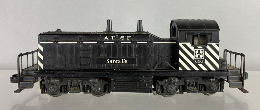 Lionel Trains O Gauge Santa Fe 616 Diesel Locomotive (1 of 4)