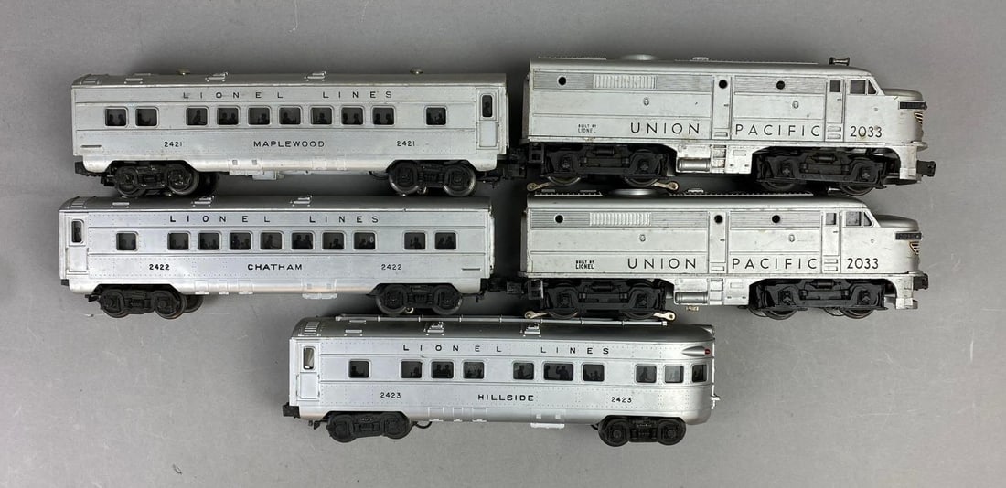 Lionel Trains O Gauge Union Pacific AA Diesel Locomotive Set (1 of 2)