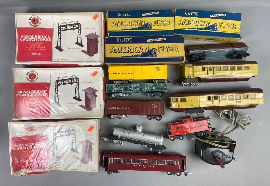 Group of Assorted Gilbert American Flyer S Gauge Train Cars and More (1 of 3)