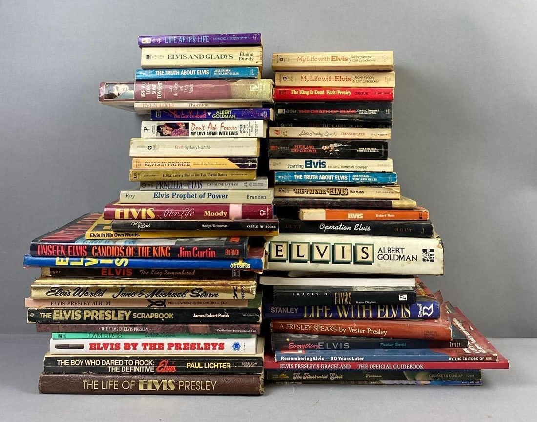 Group of Assorted Elvis Presley Books: Includes Elvis, Graceland, and more. Largest measures L 12 x W 9 inches.