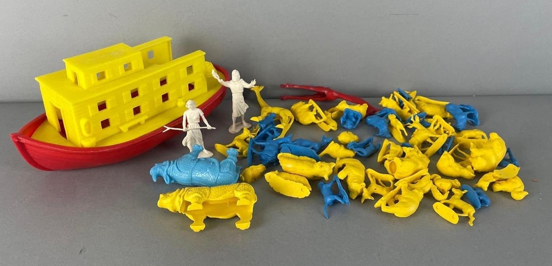 1950s Bergen Toys Noah's Ark Plastic Figures and Boat Set (1 of 3)