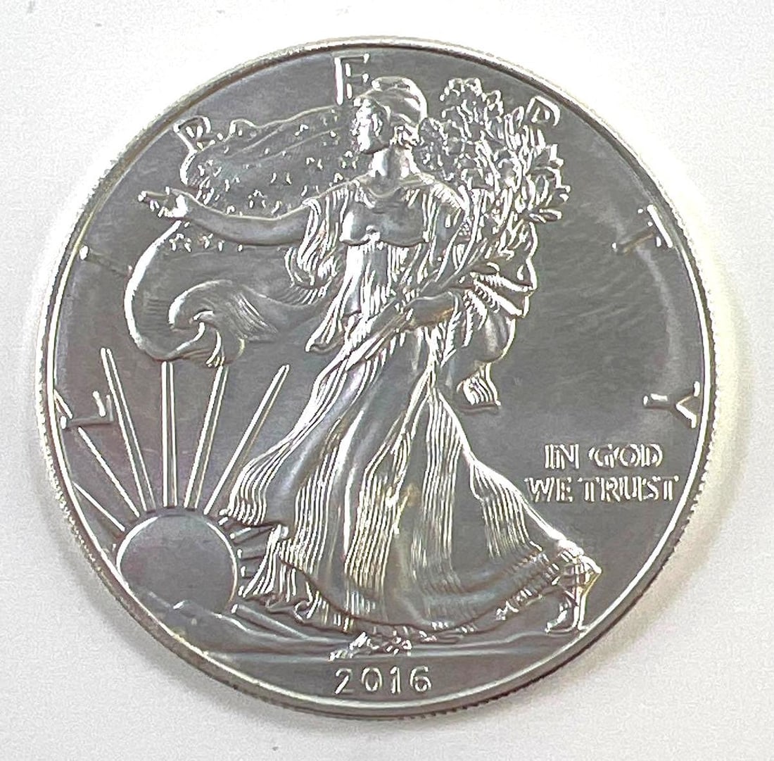 2016 US $1 American Eagle 1 oz Fine Silver Round (1 of 2)