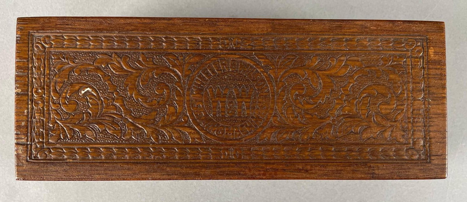 Antique Weller and Wilson Oak Advertising Sewing Box: Measures 2 1/2 inches x 8 3/4 inches x 3 1/4 inches
