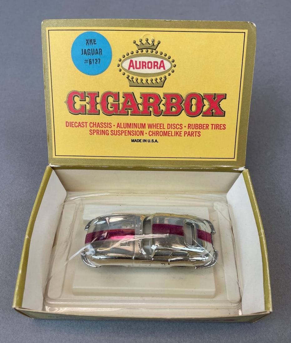 Vintage Aurora Cigar Box Jaguar XKE Die-Cast Vehicle (1 of 3)