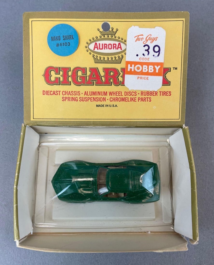 Vintage Aurora Cigar Box Mako Shark Die-Cast Vehicle: Original packaging, green