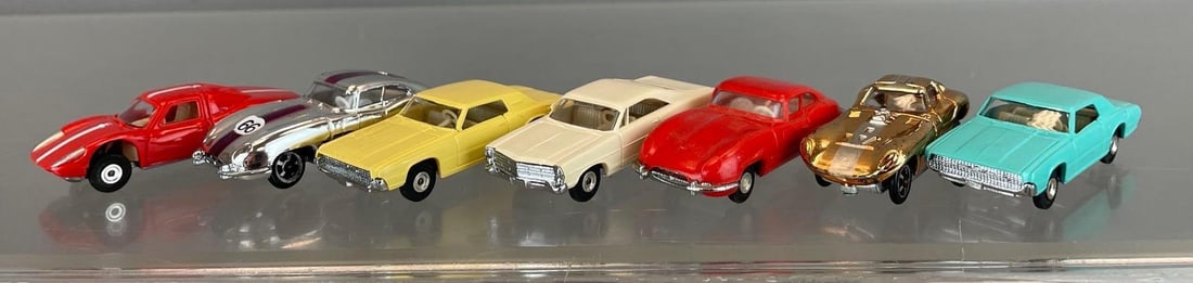 Group of Vintage Aurora Cigar Box Die-Cast Vehicles (1 of 4)