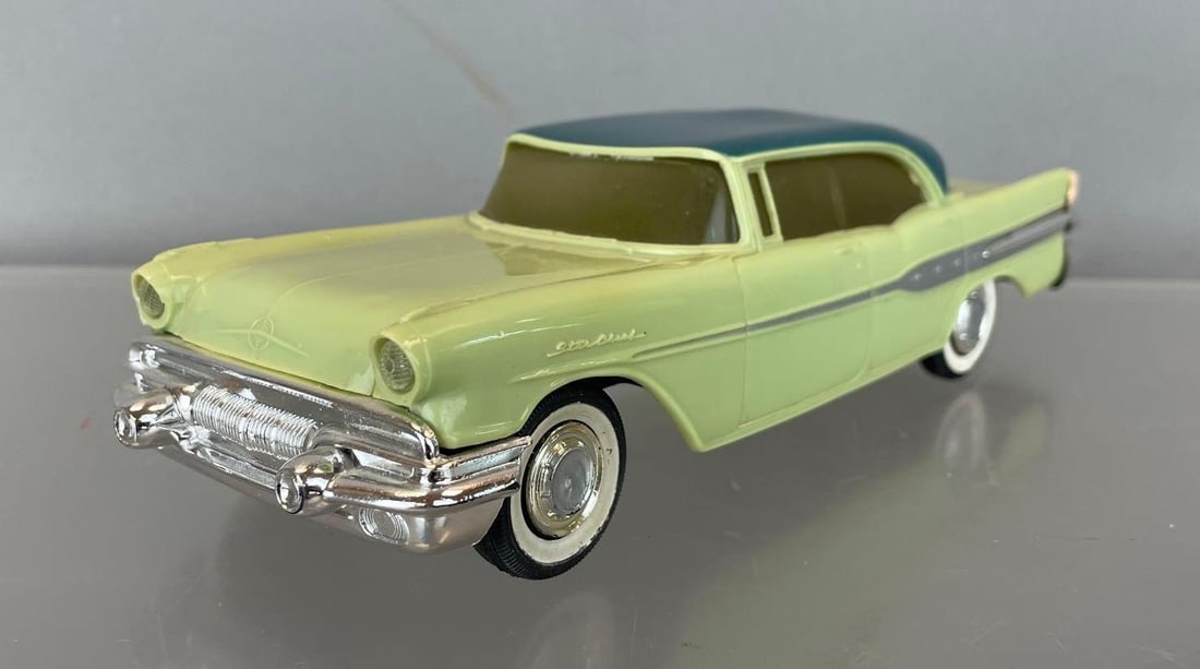 SMP 1957 Pontiac Star Chief Friction Dealership Promo Car (1 of 7)