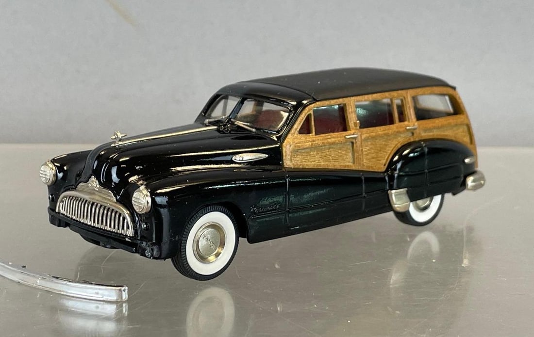 Brooklin Models 1948 Buick Estate Wagon Die-Cast Vehicle (1 of 3)
