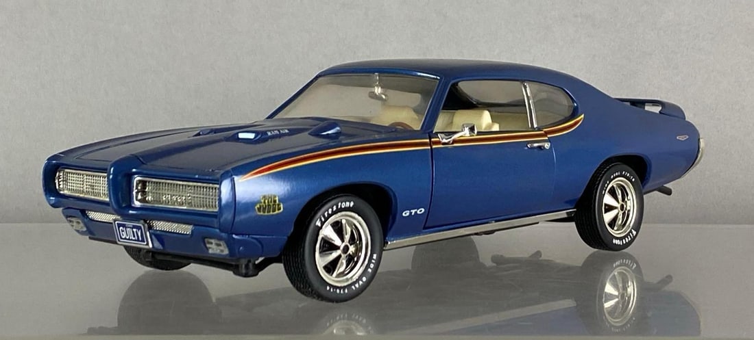 ERTL 1969 Pontiac GTO Blue Judge (1 of 4)