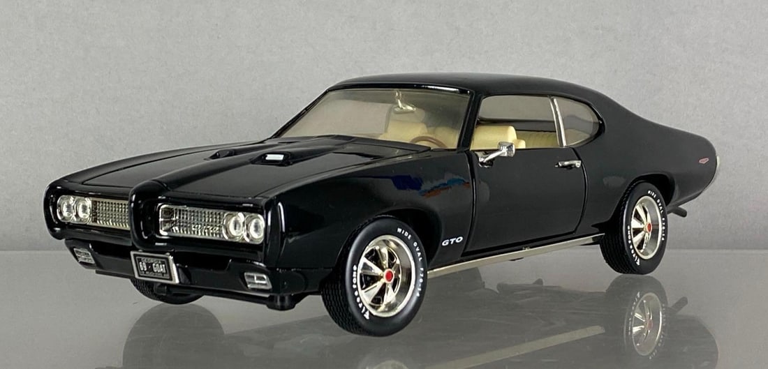 ERTL 1969 Black Pontiac GTO (1 of 4)
