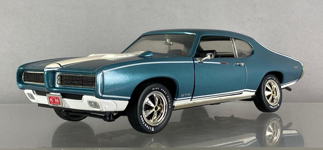 ERTL LE 1969 Pontiac GTO Royal Bobcat: 1/18 scale, Die-Cast, 1997 buyers choice limited edition