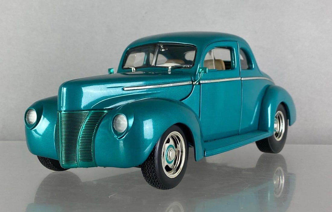 ERTL 1940 Turquoise Ford Coupe: 1/18 scale, Die-Cast