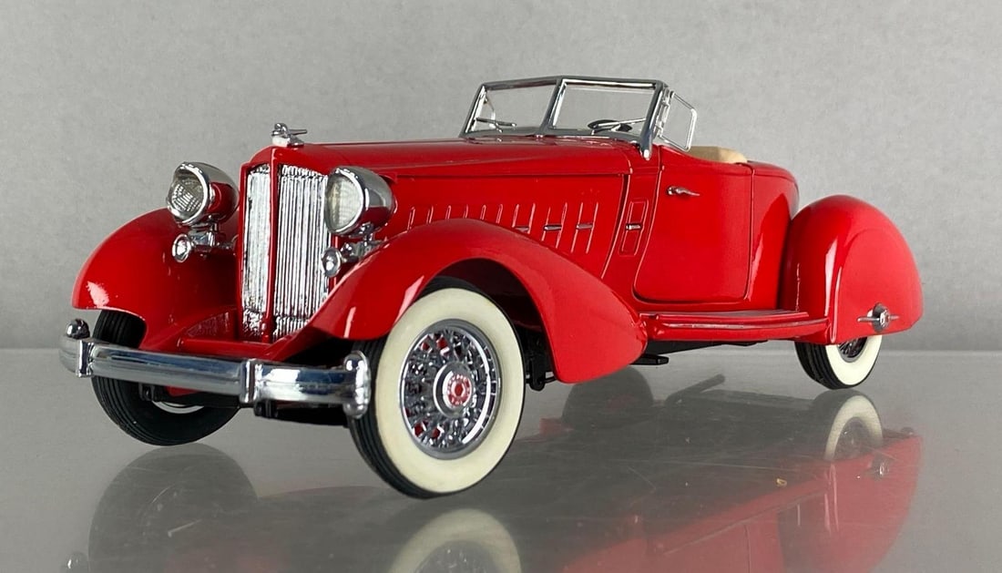 The Franklin Mint 1934 Packard V-12 LeBaron Speedster (1 of 4)