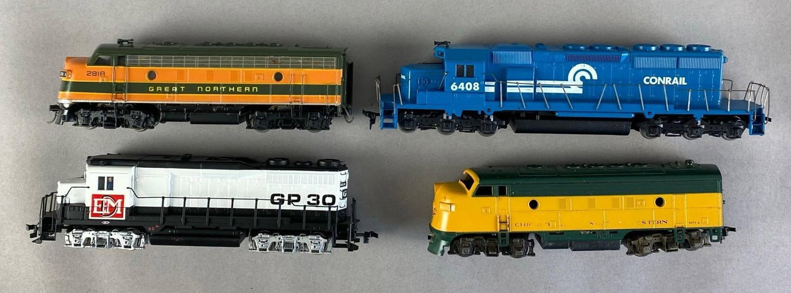Group of 4 HO Scale Model Train Locomotives (1 of 2)