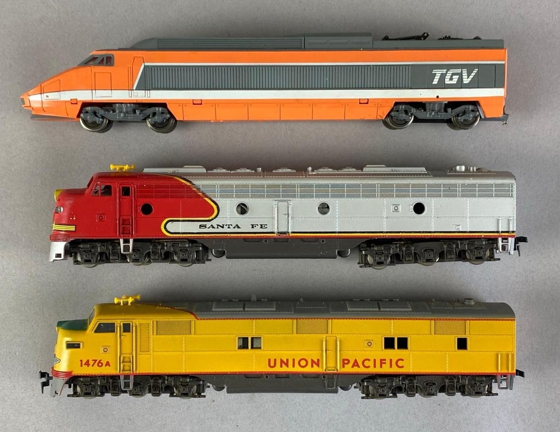 Group of 3 HO Scale Model Train Locomotives (1 of 2)