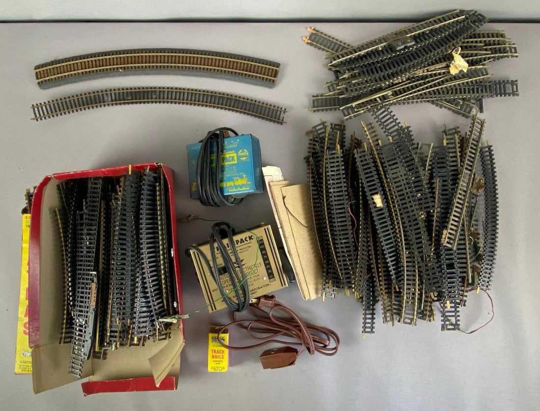 Group of Assorted HO Scale Model Train Tracks and More (1 of 3)