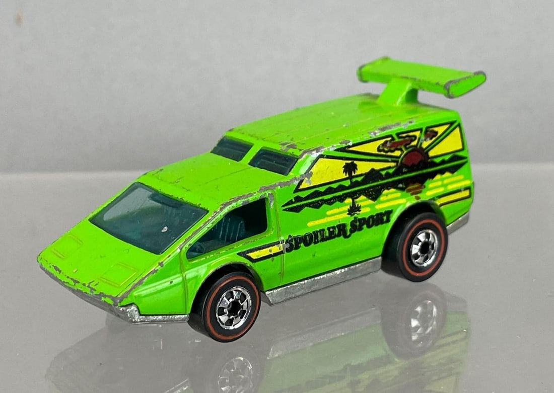 Mattel Hot Wheels Redline Spoiler Sport Die-Cast Vehicle: Flying colors green, gray interior, blue windows