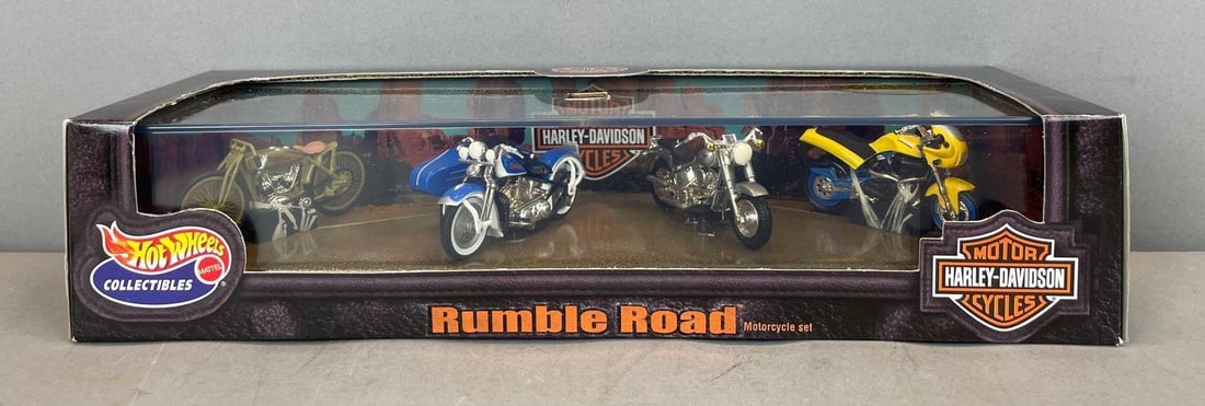 Mattel Hot Wheels Rumble Road Harley Davidson Die-Cast Motorcycle Set: Original packaging, 1/64 scale