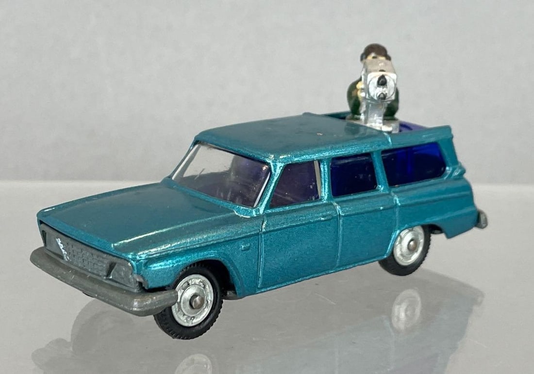 Corgi Juniors Studebaker Wagonaire Die-Cast News Vehicle (1 of 4)