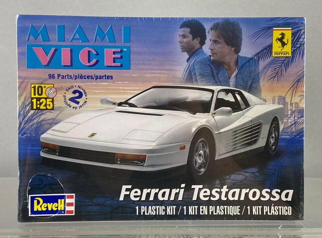 2013 Revell Miami Vice Ferrari Testarossa 1/24 Scale Model Kit (1 of 4)