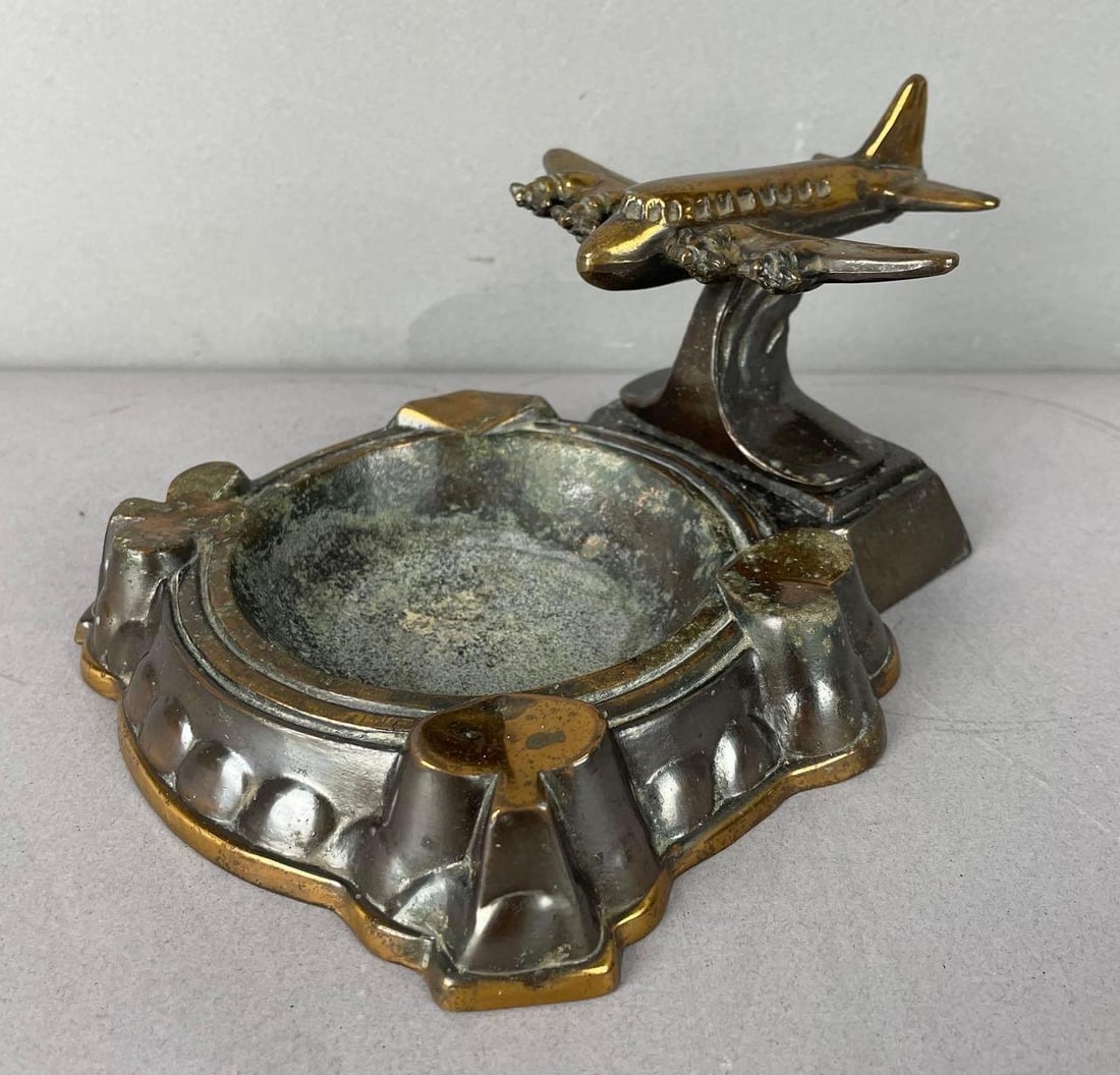 Vintage B-17 Bomber Plane Ashtray (1 of 4)